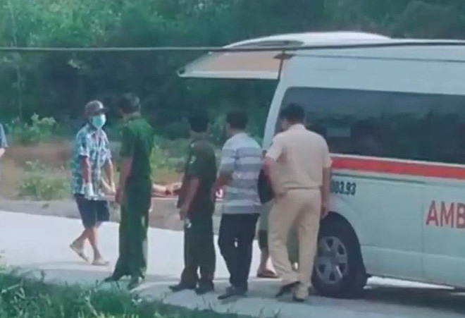 Khởi tố vụ án người vợ ở Long An quơ dao làm chết kẻ trộm giết chồng mình-2