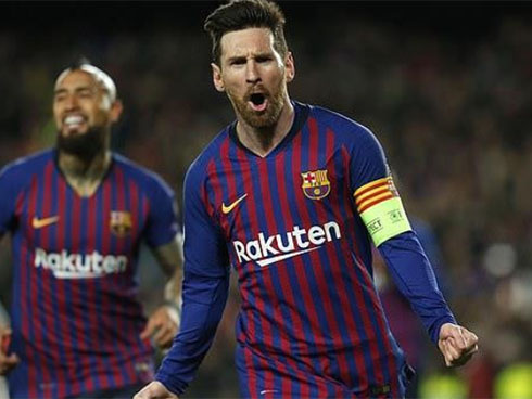 Dân mạng kêu gào sau màn trình diễn thần thánh của Messi: Anh và Ronaldo xin đừng bắt chúng tôi phải so sánh ai giỏi hơn nữa!-7