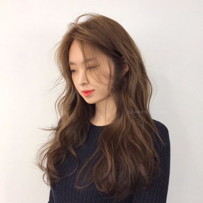 Xoăn sóng lơi: Kiểu tóc xoăn gợn nhẹ siêu tự nhiên, chẳng cần nhuộm mà vẫn trẻ, xinh hết nấc-2