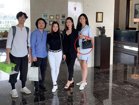 Á hậu Thanh Tú lộ bụng bầu khệ nệ trong tiệc sinh nhật xa hoa tại biệt thự riêng-8