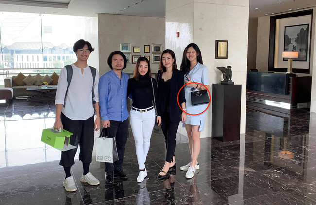 Á hậu Thanh Tú lần đầu công khai diện váy bầu, lộ vòng 2 khệ nệ trong hình ảnh mới nhất-1