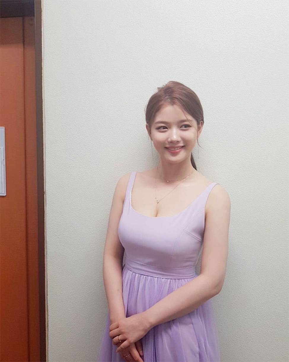 Vẻ đẹp xuất thần của cô gái 19 tuổi xinh nhất xứ Hàn-16