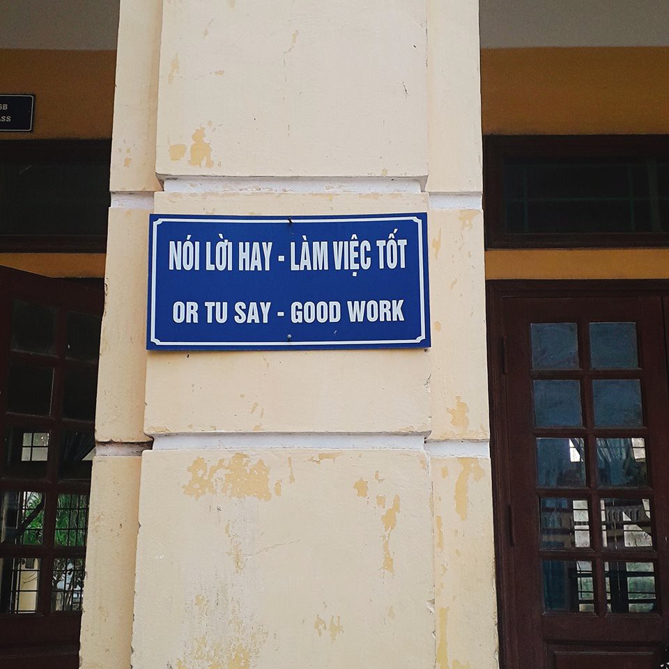 Tranh cãi khẩu hiệu Tiếng Anh được dịch bằng Google, sai bét nhè tại một trường học-3