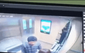 Người đàn ông sàm sỡ cô gái trong thang máy sẽ xin lỗi công khai-1