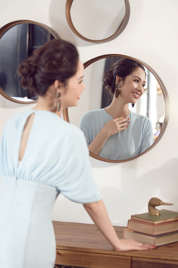 Hoa hậu Việt Nam 2002 Mai Phương diện váy đơn sắc khoe dáng-10