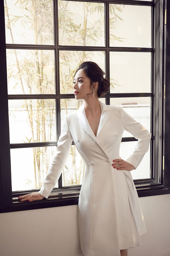 Hoa hậu Việt Nam 2002 Mai Phương diện váy đơn sắc khoe dáng-8