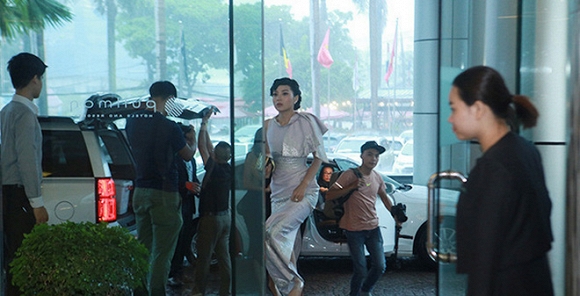 Thích làm việc với ekip đúng giờ từng phút một nhưng trong quá khứ, Kỳ Duyên lại có tính xấu nhiều lần đi trễ-4