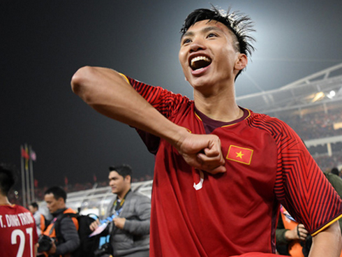 CLB Hà Nội lên tiếng về tin đồn Văn Hậu sang Đức thi đấu-3