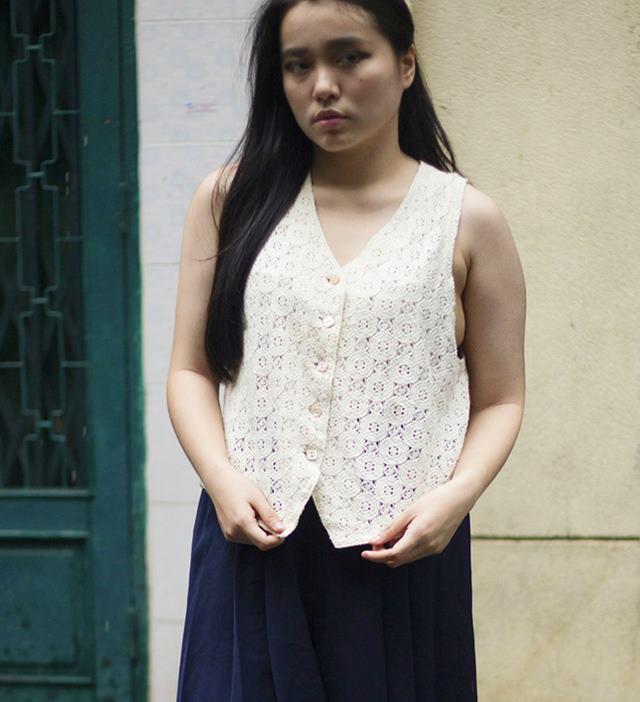 Bằng cách này, em gái sinh đôi Hà Tăng có rãnh bụng ăn đứt vòng eo 56 của Ngọc Trinh-3