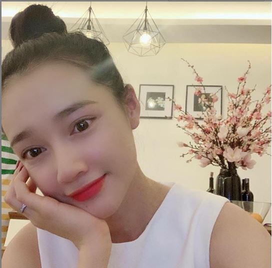 Nhã Phương khoe ảnh xinh đẹp, nhưng dân mạng lại chỉ mải mê soi tổ ấm của 2 vợ chồng-2