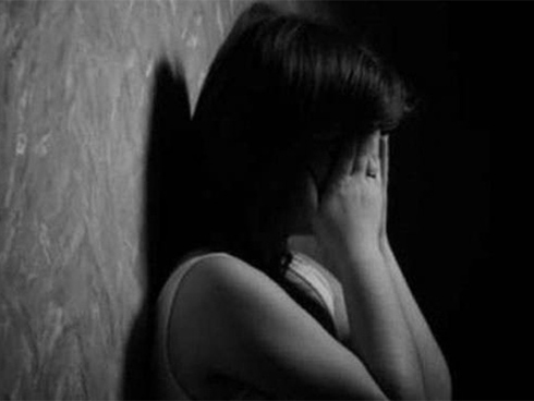 Cô bé 15 tuổi sinh con sau 3 lần quan hệ với bạn trên Facebook-2