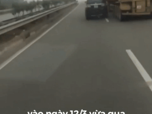 Trong ngày vu quy, cô dâu ngã lộn cổ, ghế rơi vào đầu ngay giữa đường vì lí do khó đỡ-1