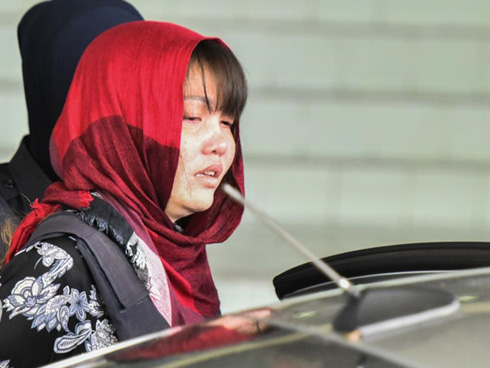 Những cái nắm tay bên trong phiên tòa chỉ còn lại Đoàn Thị Hương-5