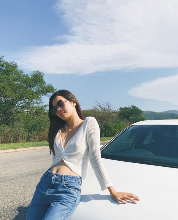 Gu thời trang xịt máu mũi của người đẹp giật bồ Hoa hậu Hương Giang-8