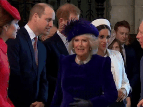 Lần đầu dự sự kiện riêng cùng Nữ hoàng, Kate Middleton thể hiện đẳng cấp thời trang và cách ứng xử của 1 Hoàng hậu tương lai-6