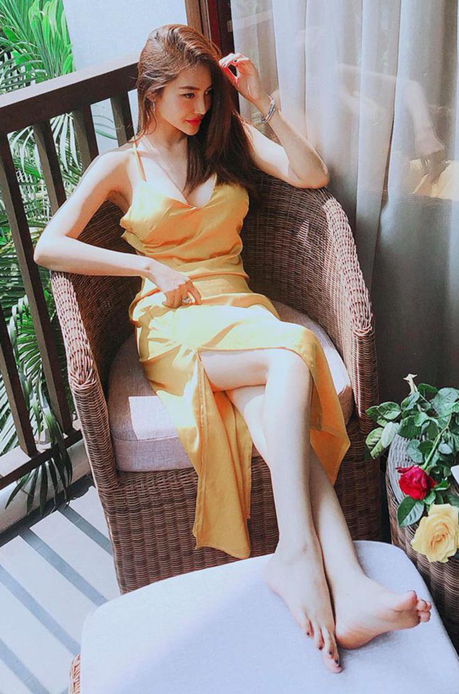 Giữa tin đồn bị Khắc Tiệp cạch mặt, Linh Chi đăng clip mặc nội y, khoe thân hình nóng bỏng-2