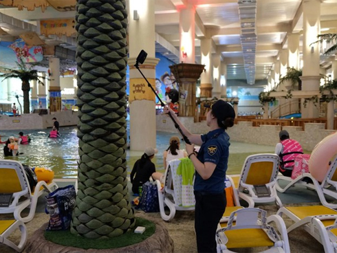 Ra giữa đường đứng định thử lòng vợ, thanh niên say rượu bị xe tải đâm văng xa chục mét-4