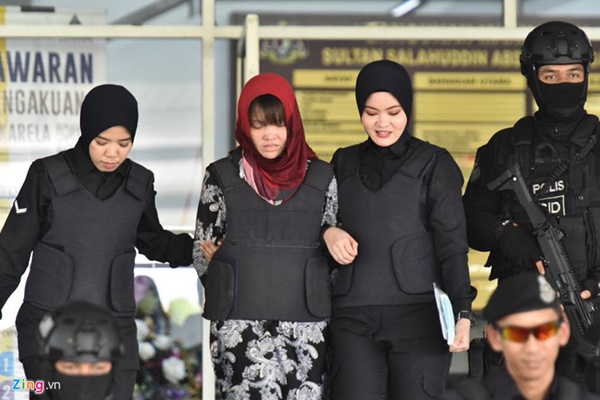 Những cái nắm tay bên trong phiên tòa chỉ còn lại Đoàn Thị Hương-1