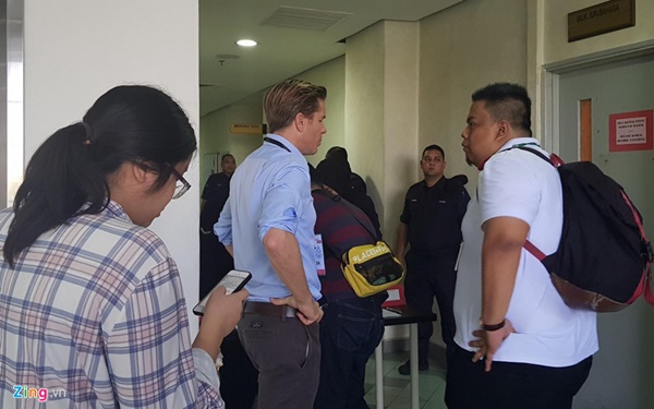 Những cái nắm tay bên trong phiên tòa chỉ còn lại Đoàn Thị Hương-4