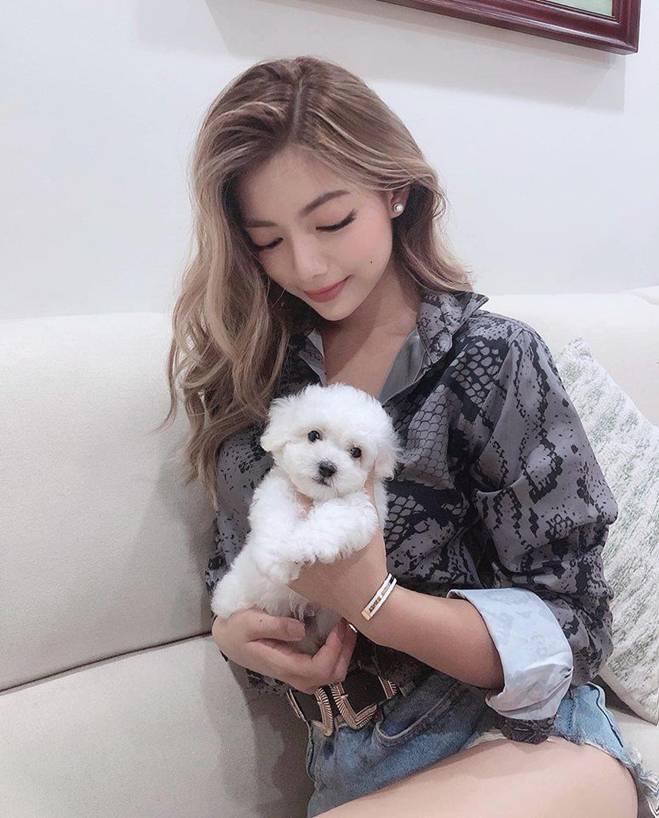 Nhan sắc Rich Kid mới của Việt Nam: mẹ là Hoa hậu, bố là chưởng môn phái Vịnh Xuân-9