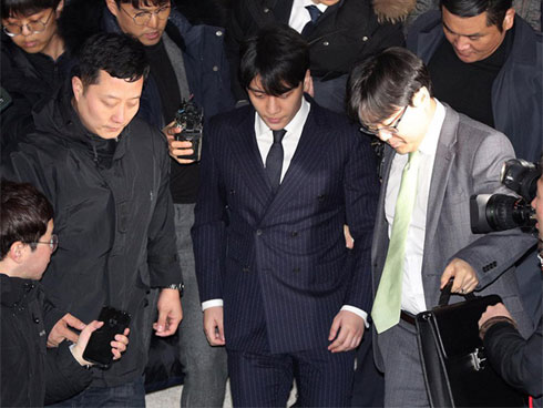 Giữa tâm bão bê bối của Seungri, bạn thân Denis Đỗ - thiếu gia tập đoàn Tân Hoàng Minh, đang ở đâu?-8