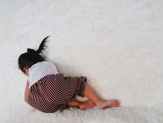 Các mẹ thi nhau khoe ảnh dáng ngủ của cục cưng nhà mình, đoán xem ai chất nhất nào-4