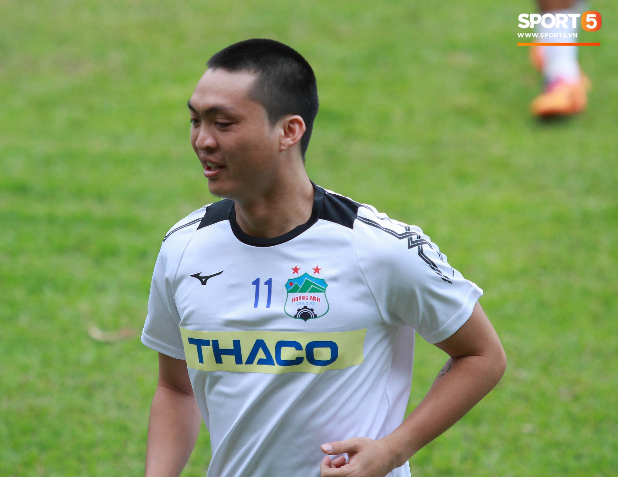 Từ bỏ mái tóc lãng tử, Tuấn Anh khiến fan sửng sốt với kiểu đầu mới đầy nam tính-3