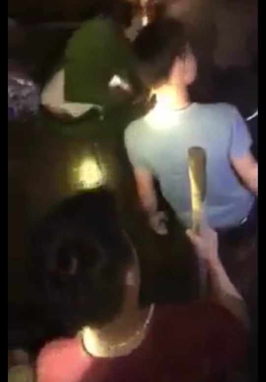 Sạt lở đất vùi lấp nhà trong đêm, hai cháu nhỏ đang ngủ bị vùi lấp-1