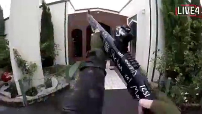 Xả súng đẫm máu tại nhà thờ New Zealand: Kẻ thủ ác livestream từ đầu đến cuối, hàng chục người thương vong-2
