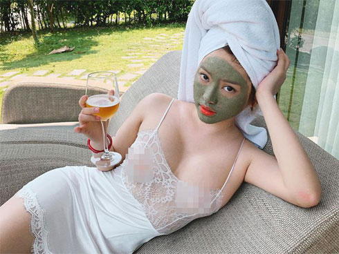 Đăng ảnh đi chơi sexy quyến rũ nhưng lại bị mỉa mai là con hoang, hot girl Thúy Vi cao tay đáp trả kẻ khẩu nghiệp-4