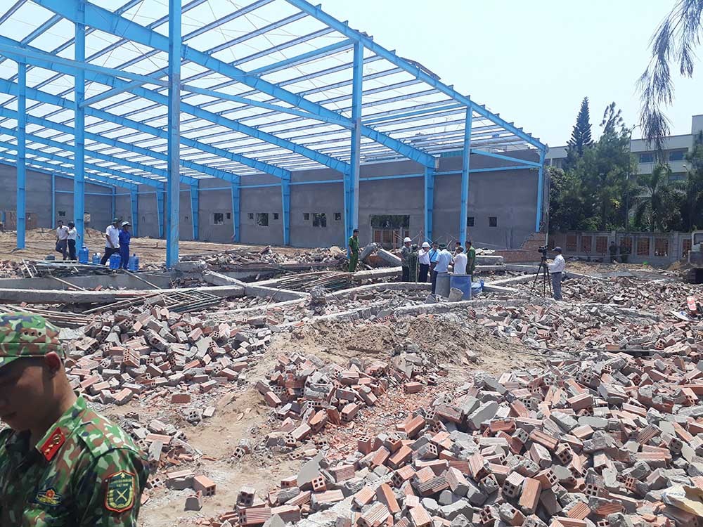 Vĩnh Long: Sập tường công trình nhà xưởng vùi lấp ít nhất 15 công nhân, 5 người tử vong-3