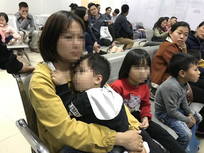 Hàng trăm học sinh xét nghiệm sán lợn: Cầm tờ giấy kết quả tôi rụng rời chân tay...-1