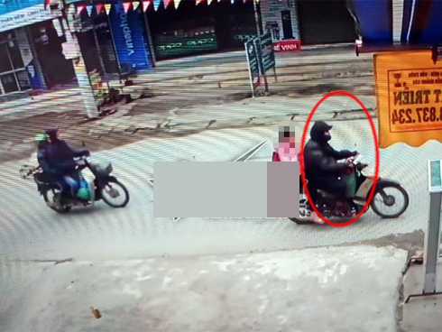 Yêu râu xanh xâm hại bé gái ở vườn chuối ôm mặt khóc nức nở-4