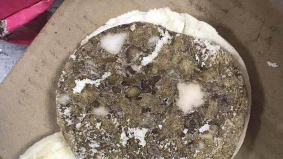 Chi trăm triệu cho con học trường tốt, phụ huynh sốc nặng phát hiện sự thật kinh hoàng đang bốc mùi trong bếp ăn-3