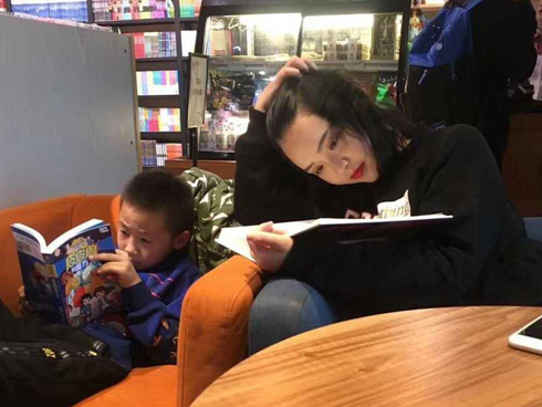 Bị chụp lén mà vẫn đẹp xuất sắc, nữ sinh 10X Chuyên Thái Nguyên nổi như cồn chỉ sau một đêm-7