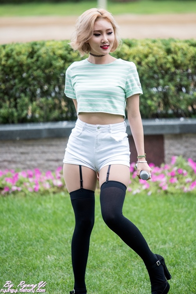 So kè body 3 nữ thần gợi cảm thế hệ mới Hàn Quốc-10