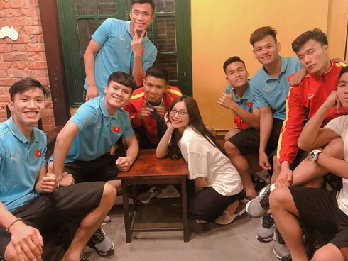 Mạnh dạn quảng cáo thuốc tăng 3cm chiều cao trong 1 tháng, bạn gái Quang Hải lại bị dân tình nói đểu-3