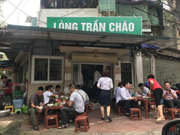 Lòng trần cháo vẫn đông khách, giá thịt không giảm trước cơn bão” dịch tả lợn Châu Phi-2