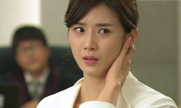 Trở về sau tuần trăng mật, tôi khiếp vía nhìn căn phòng cưới rồi ngất lịm vì một bí mật-3