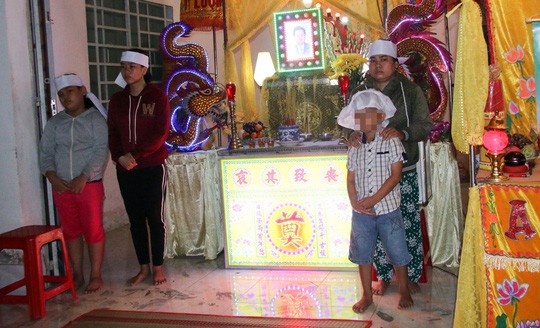 Vụ sập tường 6 người chết ở Vĩnh Long: Con gái nghỉ học làm trụ cột thay cha-2