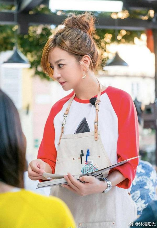 43 tuổi vẫn trẻ trung hệt gái 20, hóa ra Triệu Vy nhờ vào mấy liều thuốc bất tử này-16