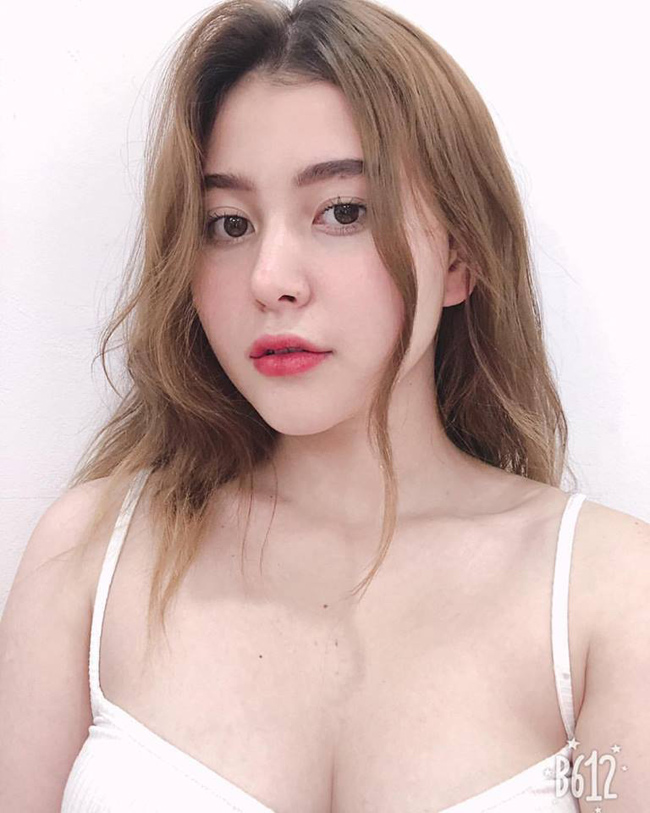 Bông hồng lai Việt - Mỹ gợi cảm hút hồn ở tuổi 17-6