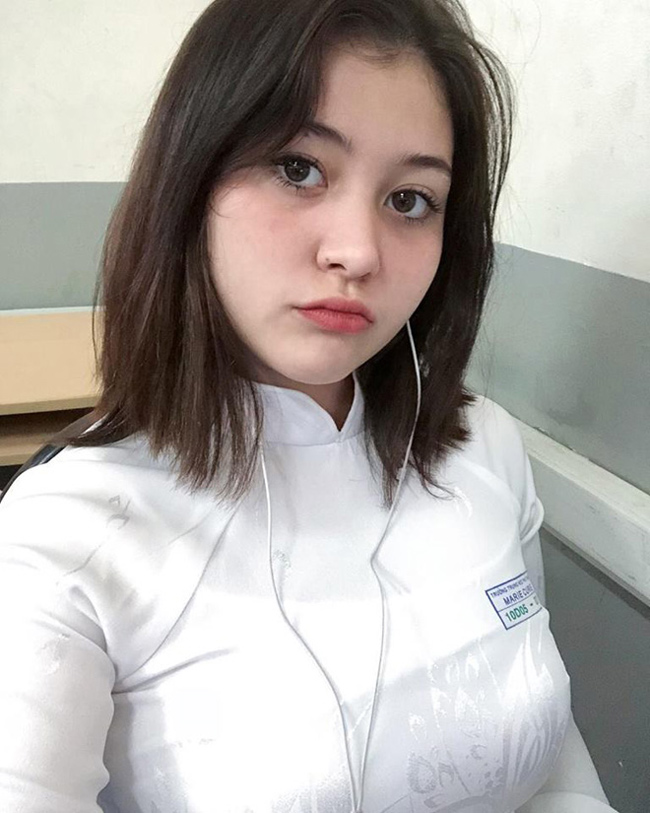 Bông hồng lai Việt - Mỹ gợi cảm hút hồn ở tuổi 17-19