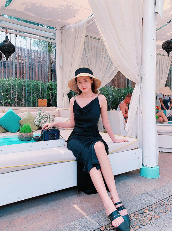 Hiếm có hot girl nào giản dị và tiết kiệm như Midu, một chiếc váy mặc đến hơn 3 lần-5