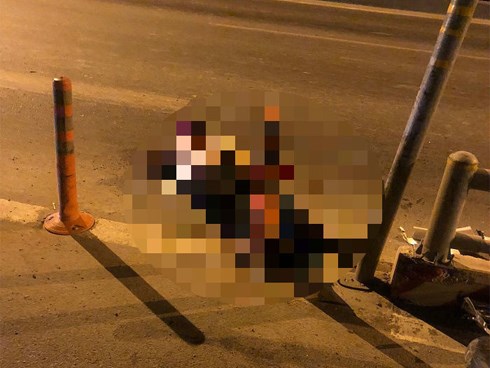 Lại xảy ra thảm nạn, người đi xe máy đâm dải phân cách cao tốc tử vong