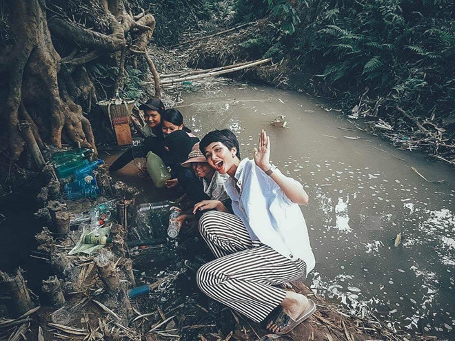 Hoa hậu HHen Niê nấu nướng, rửa bát khi về thăm nhà ở Đắk Lắk-8