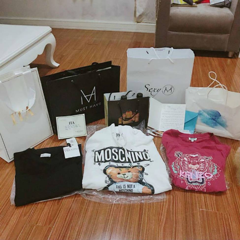 Gia đình mỹ nhân của Mai Phương Thuý: Em gái sexy, sành đồ hiệu không thua chị-13