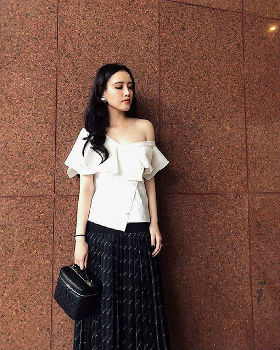 Gia đình mỹ nhân của Mai Phương Thuý: Em gái sexy, sành đồ hiệu không thua chị-14