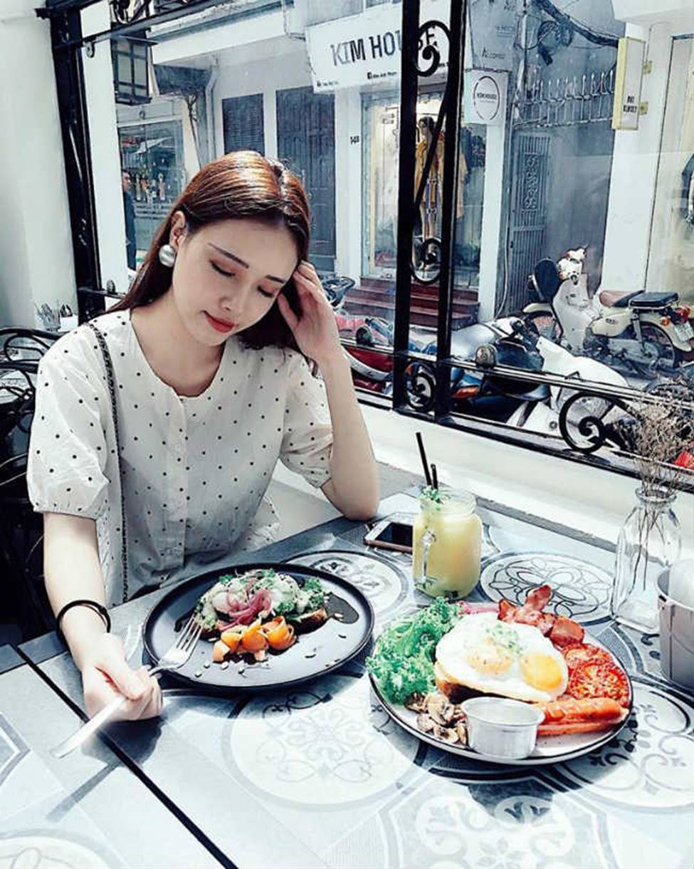 Gia đình mỹ nhân của Mai Phương Thuý: Em gái sexy, sành đồ hiệu không thua chị-15