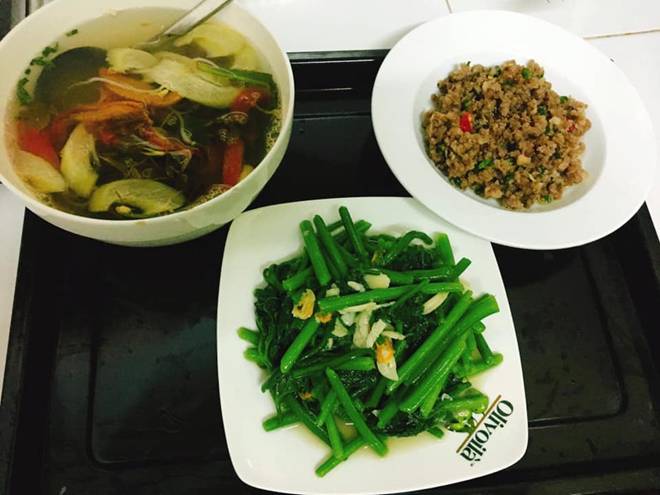 Cơm sinh viên 2 người giá rẻ 12 nghìn/bữa của cô gái 21 tuổi khiến bà nội trợ bái phục”-6